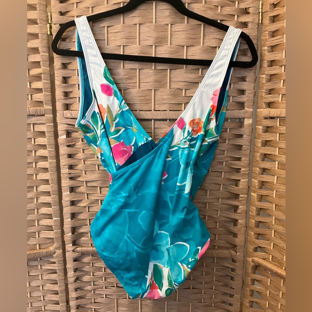 Carmen Marc Valvo Cross V Swimsuit - Picture 2 of 6